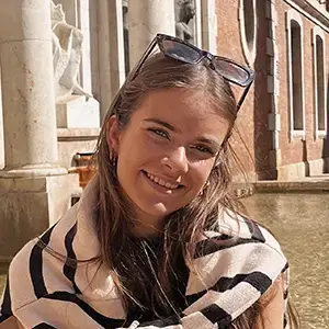 Simone Riemslag - Junior Editor bij Acties.nl